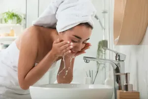 Promienna cera zaczyna się od oczyszczania – zobacz, jak robić to dobrze